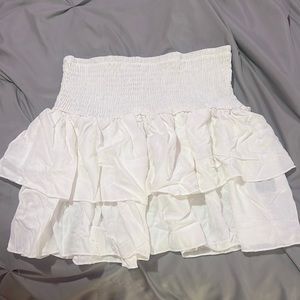 white mini ruffle skirt 💖